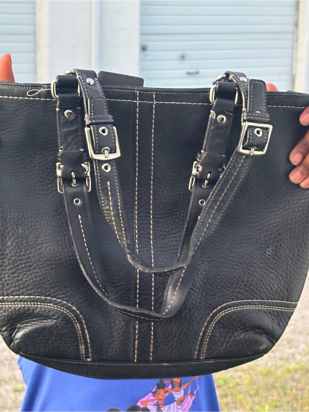 Vintage Coach Black Leather crossbody Bag with Contrast Stitching